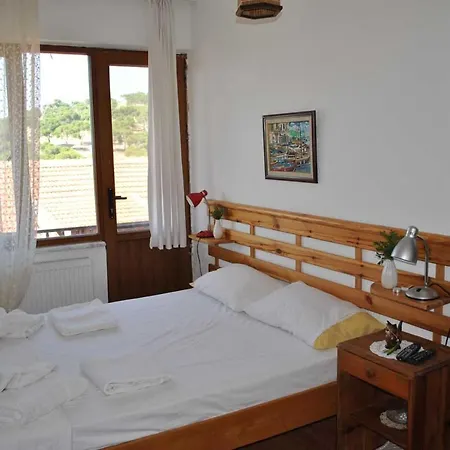 Gunebakan Taliani Apart Otel Ayvalı