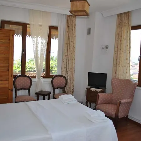 Gunebakan Taliani Apart Otel Ayvalı
