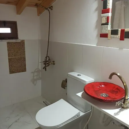 Gunebakan Taliani Apart Otel Ayvalı